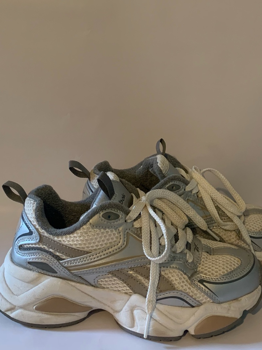 Reebok Women’s Size 7 White and Light Gray Chunky Sneakers